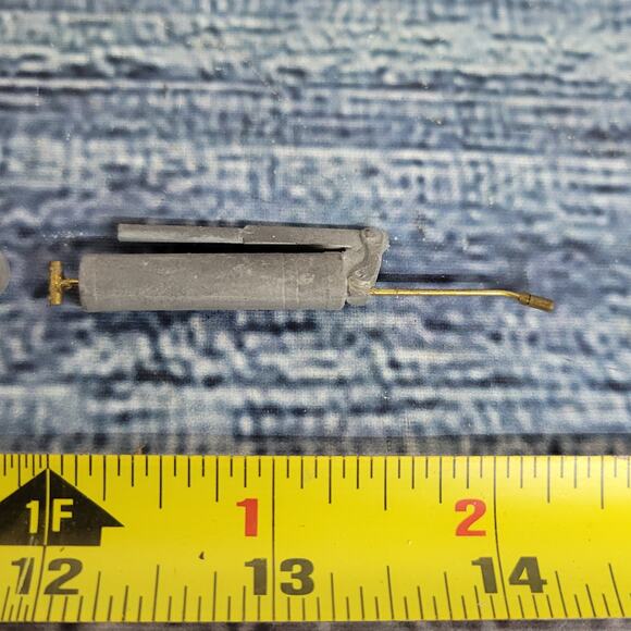 Vintage 3 pieces Rare mini Collectible lead and brass oil cans and grease gun - Picture 2 of 7